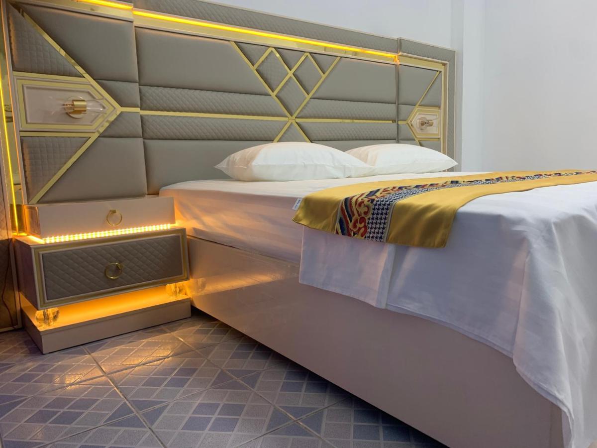 Ontrack Travel Transit Hotel Malé Buitenkant foto