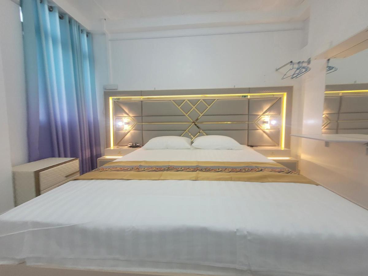 Ontrack Travel Transit Hotel Malé Buitenkant foto