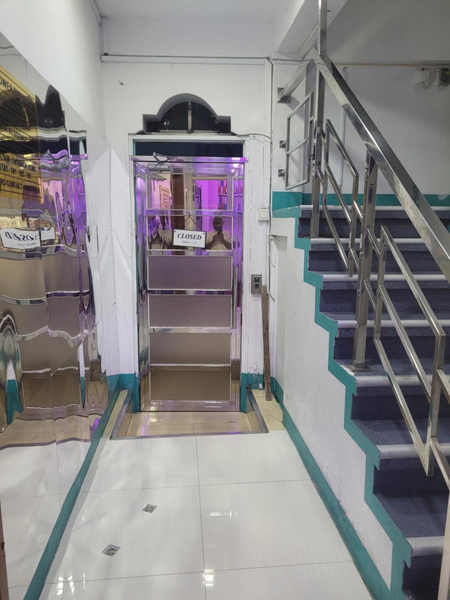 Ontrack Travel Transit Hotel Malé Buitenkant foto