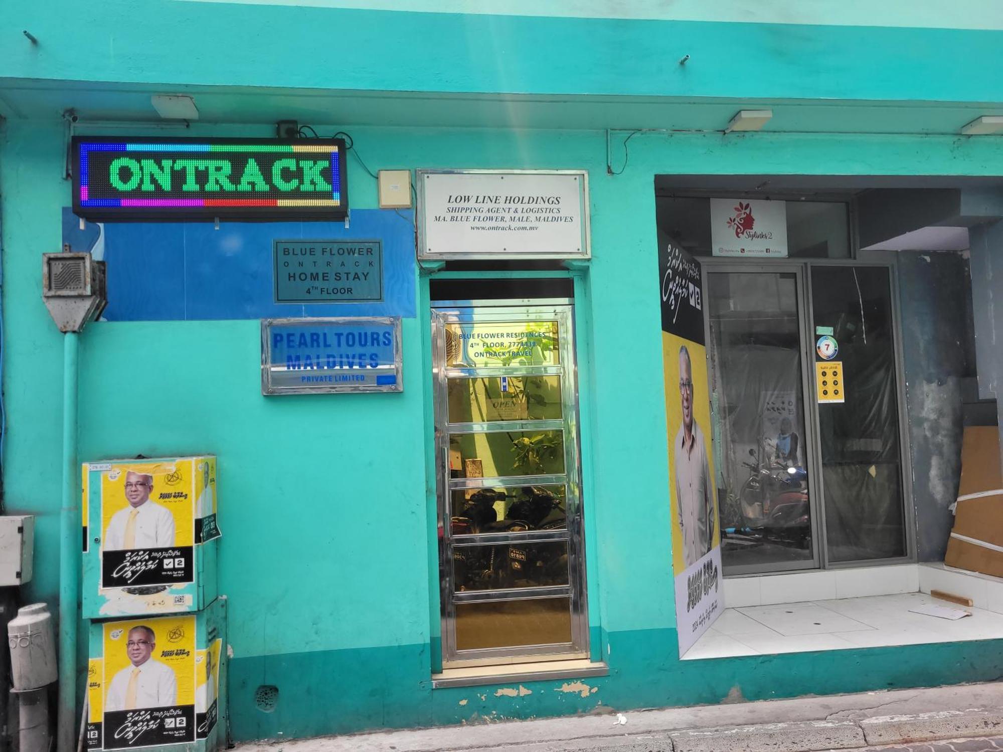 Ontrack Travel Transit Hotel Malé Buitenkant foto